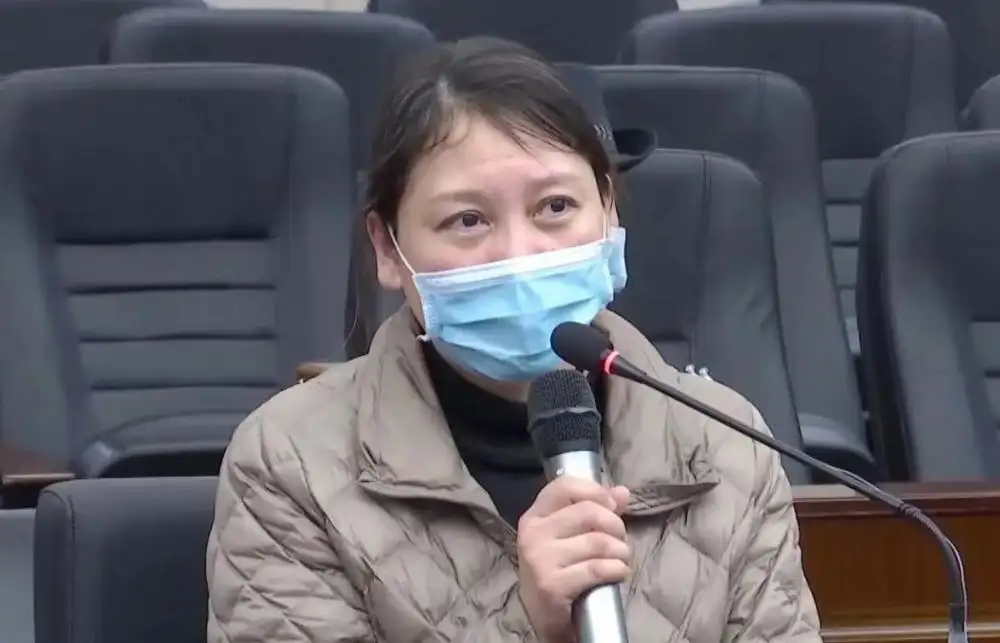关于劳荣枝在说起妈妈时哭了的信息